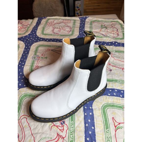 NEW Doc Martens 2976 Smooth Leather White Chelsea Boots Women's Size 10 - Picture 3 of 5